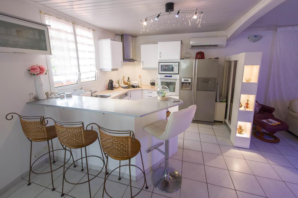 Maison d'hôtes Locastudio - Grenadine Sainte-Anne (Grande-Terre)